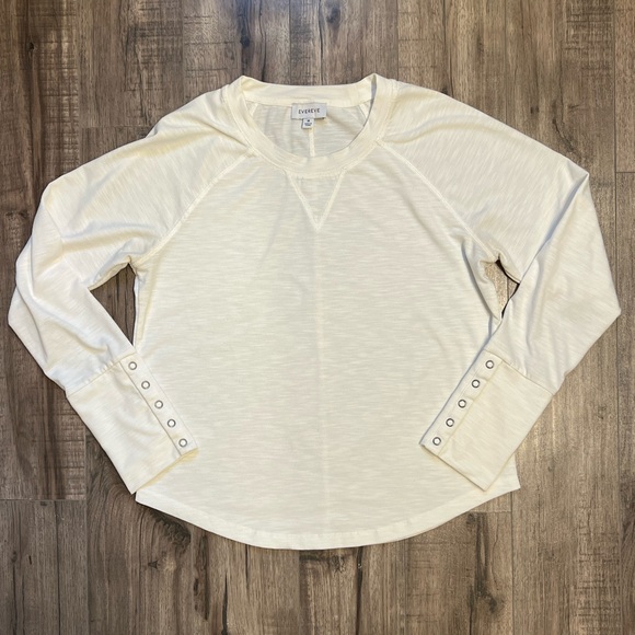 Evereve Tops - Evereve Snap Sleeve Long Sleeve Top